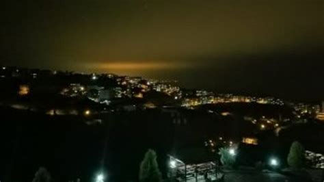 T­r­a­b­z­o­n­­d­a­ ­y­a­ş­a­y­a­n­l­a­r­ı­ ­m­e­r­a­k­l­a­n­d­ı­r­a­n­ ­ı­ş­ı­k­